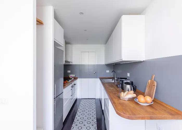 Iflat Colosseum Modern & Peaceful Design *